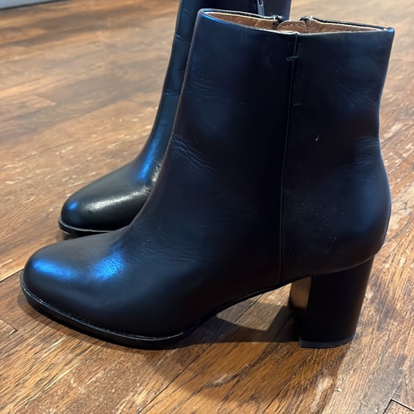 Madewell black booties - Picture 2 of 8